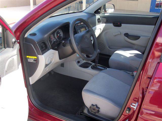 Hyundai Accent 2010 photo 1