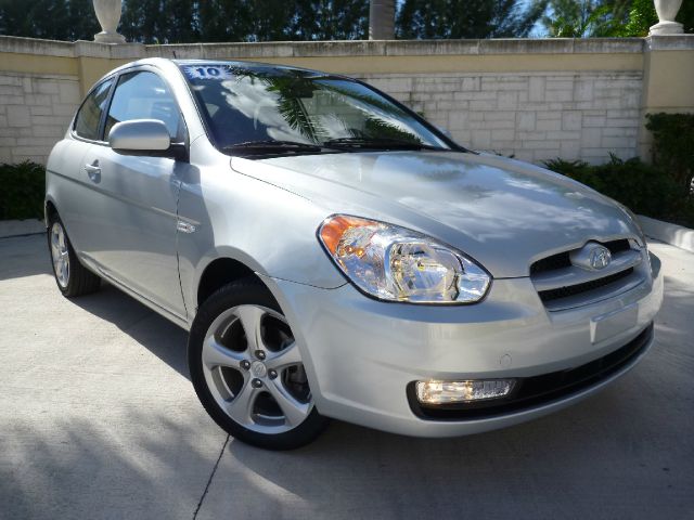 Hyundai Accent 2010 photo 3