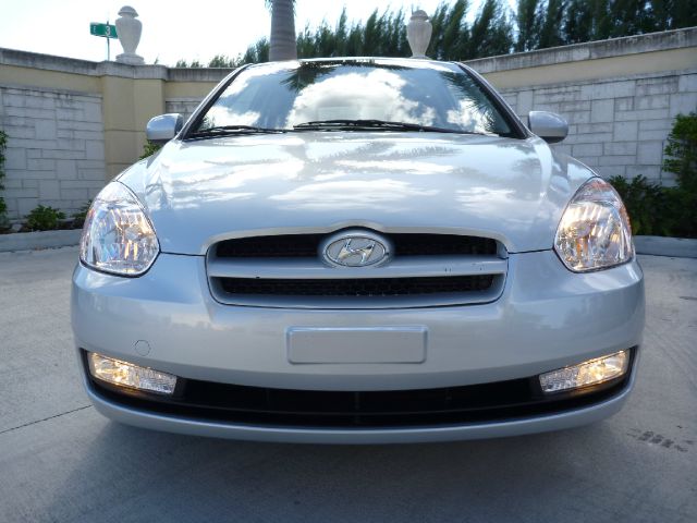 Hyundai Accent 2010 photo 4