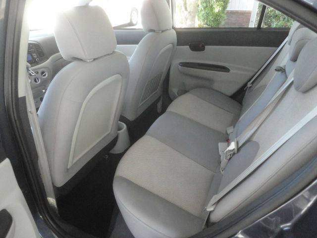 Hyundai Accent 2010 photo 1