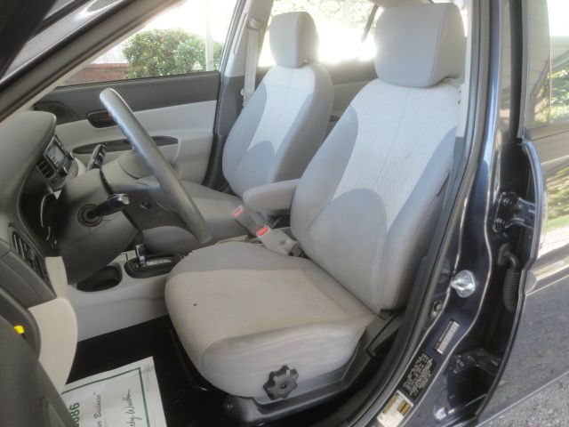 Hyundai Accent 2010 photo 16