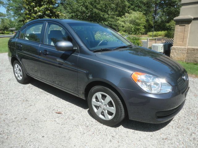 Hyundai Accent 2010 photo 22