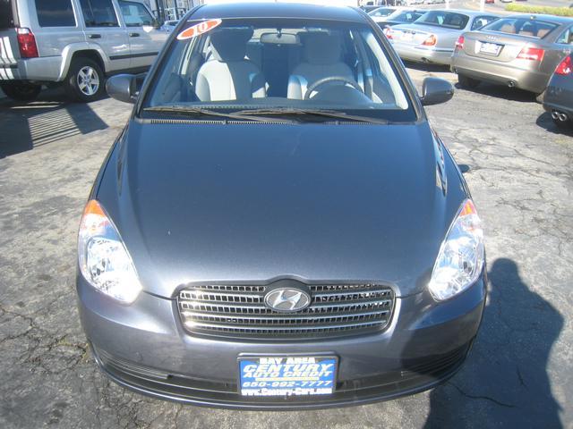 Hyundai Accent 2010 photo 4