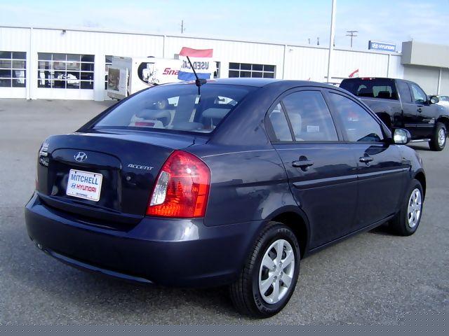 Hyundai Accent 2010 photo 1