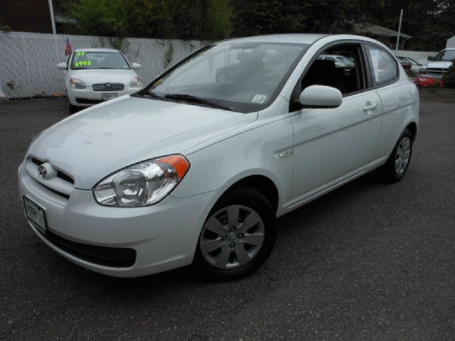 Hyundai Accent 2010 photo 3