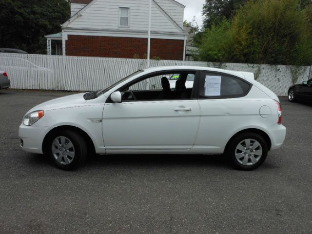 Hyundai Accent 2010 photo 4