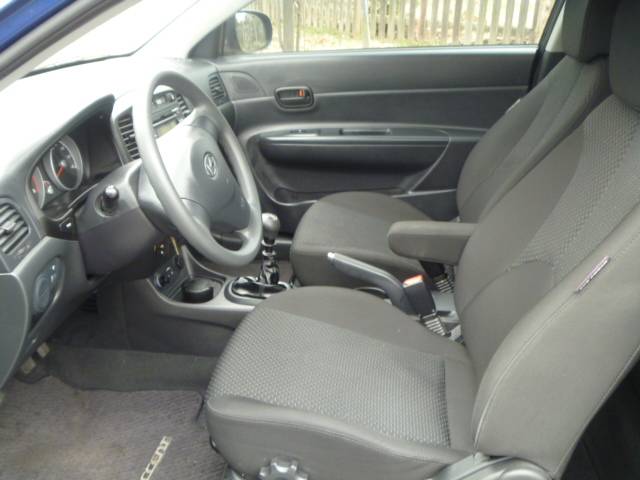 Hyundai Accent 2010 photo 5