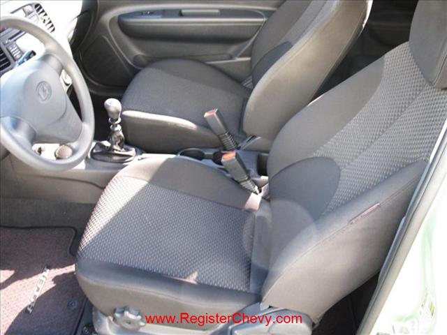 Hyundai Accent 2010 photo 4