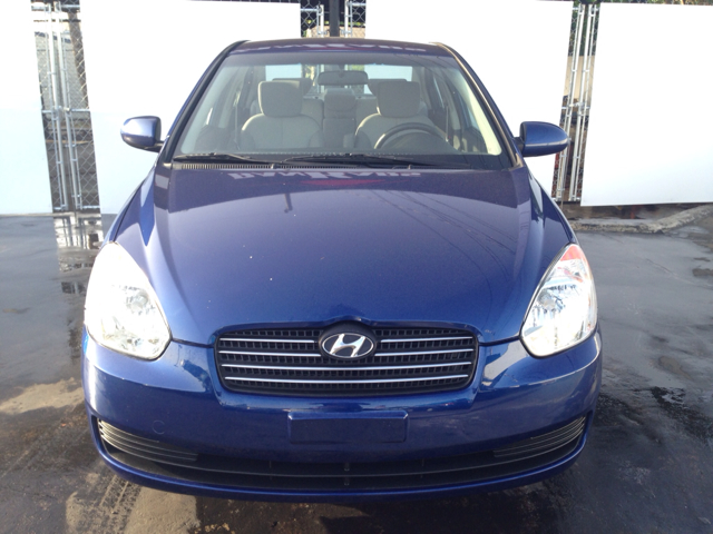 Hyundai Accent 2010 photo 3