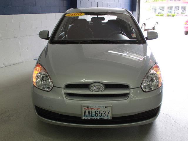 Hyundai Accent 2010 photo 2