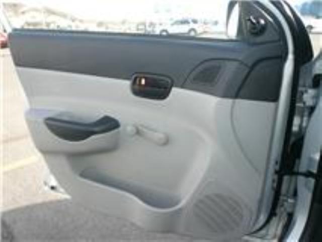 Hyundai Accent 2010 photo 3