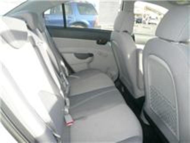 Hyundai Accent 2010 photo 4