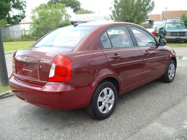 Hyundai Accent 2010 photo 3