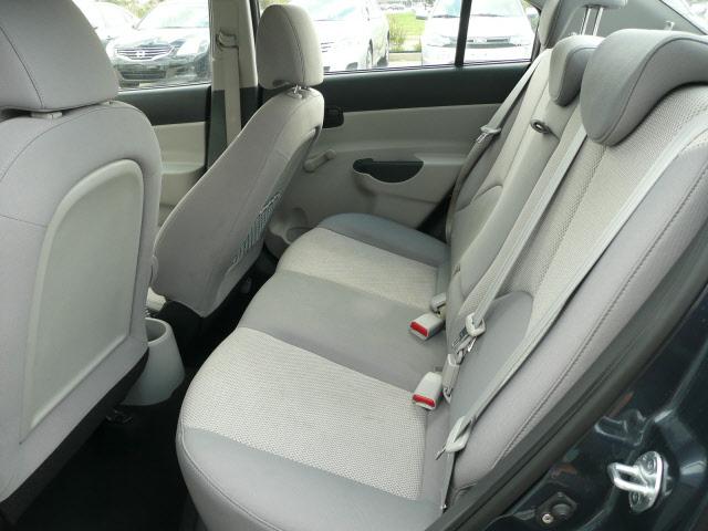 Hyundai Accent 2010 photo 5