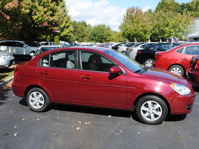 Hyundai Accent 2010 photo 1