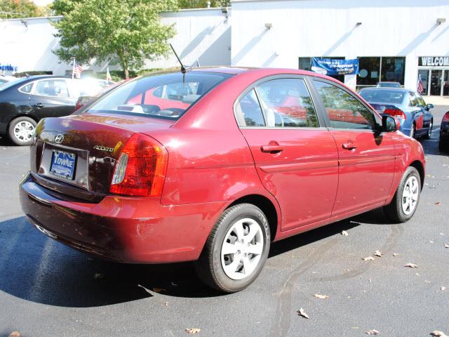 Hyundai Accent 2010 photo 2