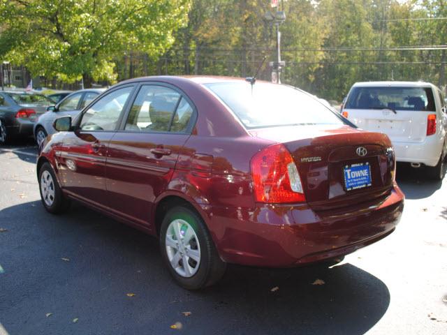 Hyundai Accent 2010 photo 3