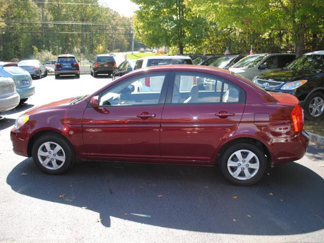 Hyundai Accent 2010 photo 4