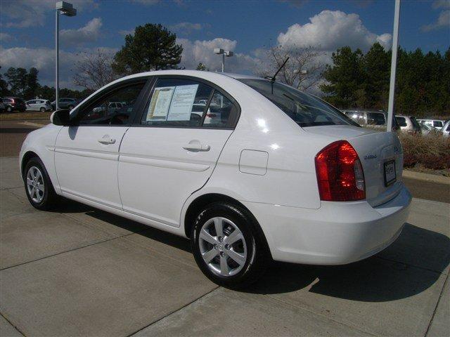 Hyundai Accent 2010 photo 1