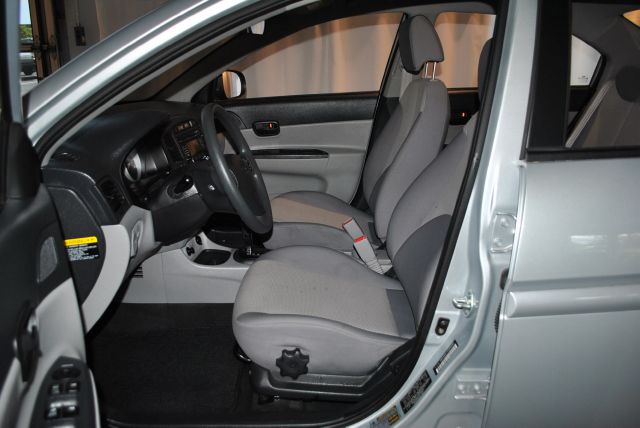 Hyundai Accent 2010 photo 5