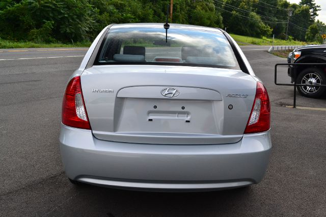 Hyundai Accent 2010 photo 3