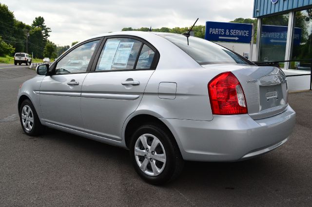 Hyundai Accent 2010 photo 4