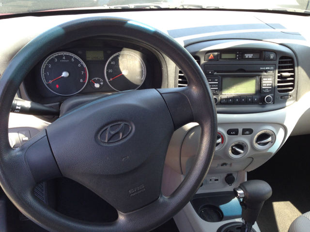 Hyundai Accent 2010 photo 1