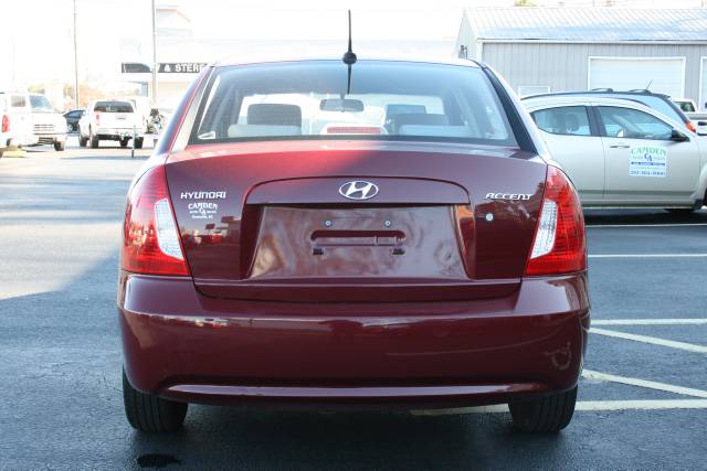 Hyundai Accent 2010 photo 3