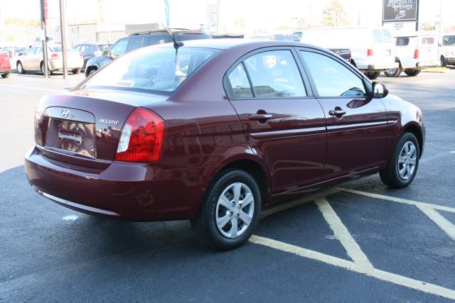 Hyundai Accent 2010 photo 4