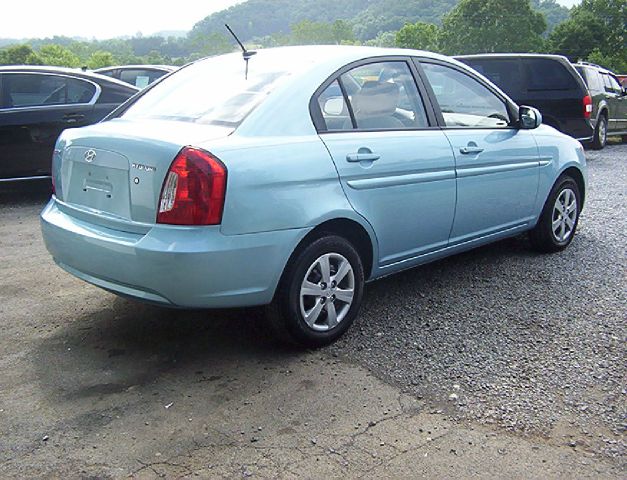 Hyundai Accent 2010 photo 6