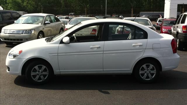 Hyundai Accent 2010 photo 3