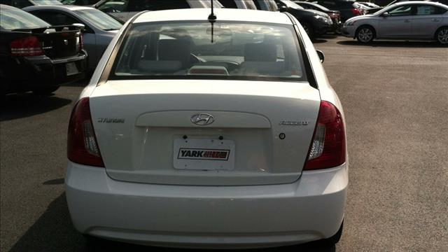 Hyundai Accent 2010 photo 4