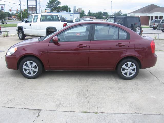 Hyundai Accent 2010 photo 1