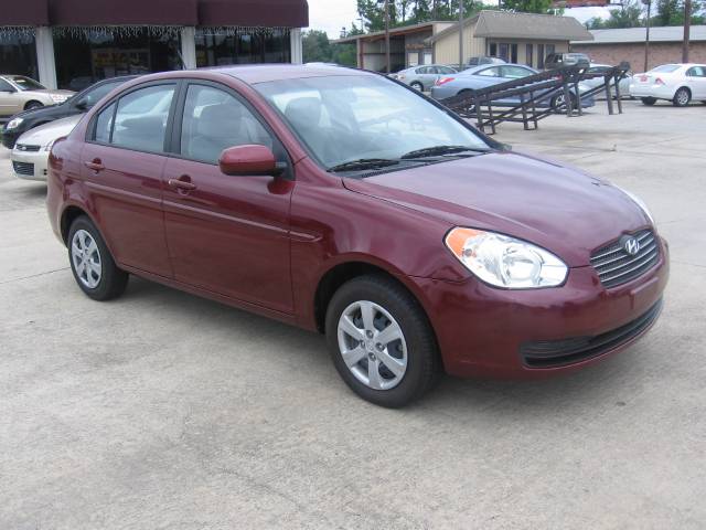 Hyundai Accent 2010 photo 2