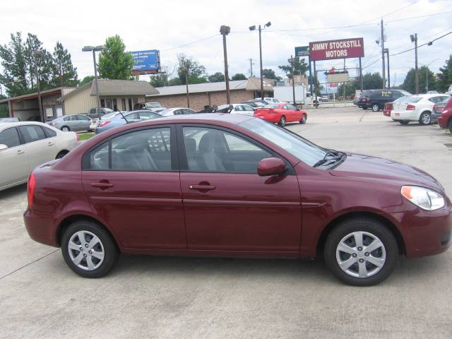 Hyundai Accent 2010 photo 3