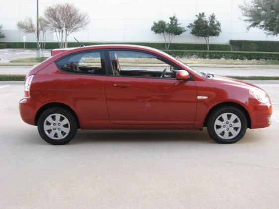 Hyundai Accent 2010 photo 3