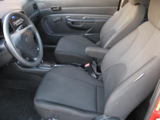 Hyundai Accent 2010 photo 4