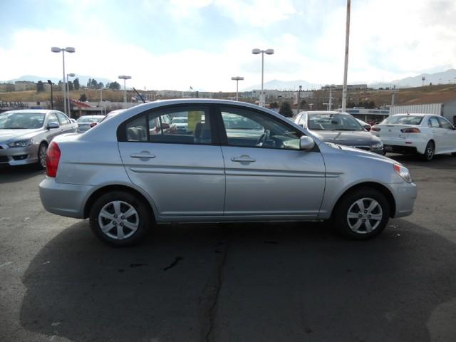 Hyundai Accent 2010 photo 4