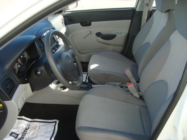 Hyundai Accent 2010 photo 5