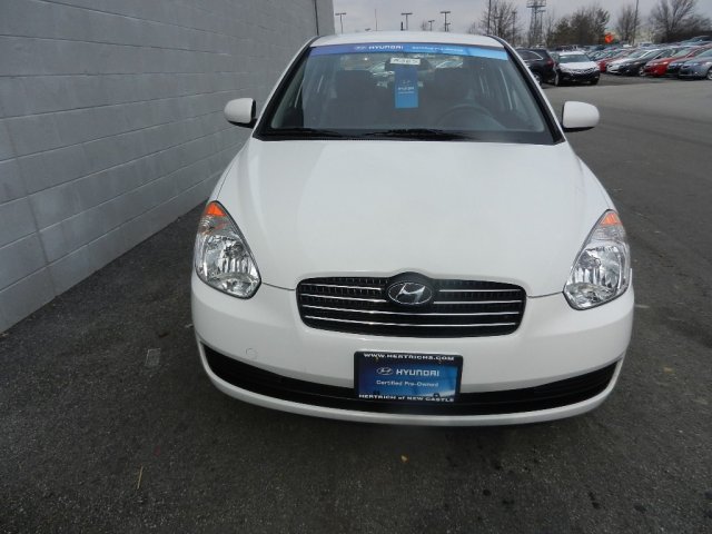 Hyundai Accent 2011 photo 2