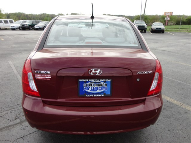 Hyundai Accent 2011 photo 2