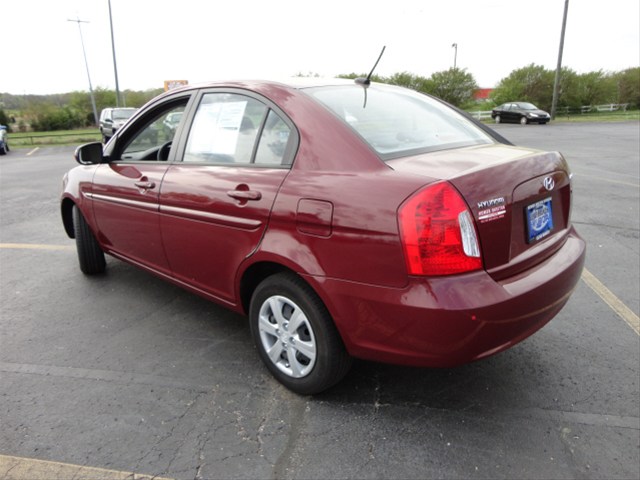 Hyundai Accent 2011 photo 5