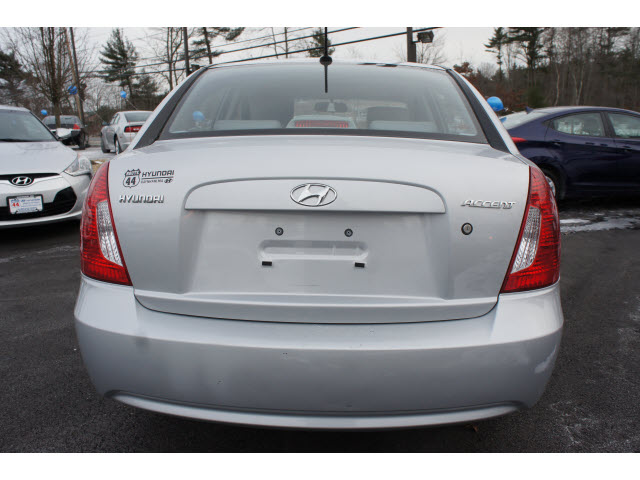 Hyundai Accent 2011 photo 4