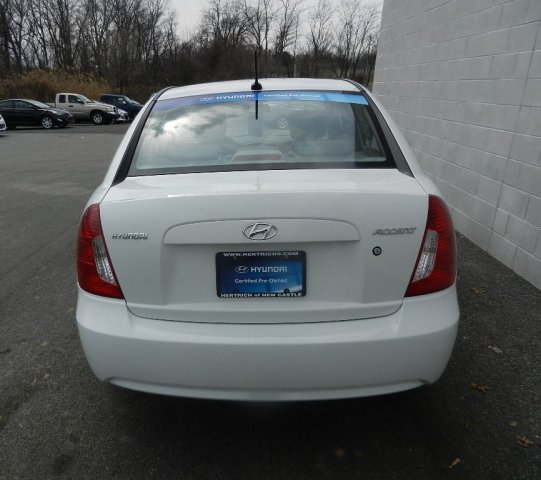 Hyundai Accent 2011 photo 1