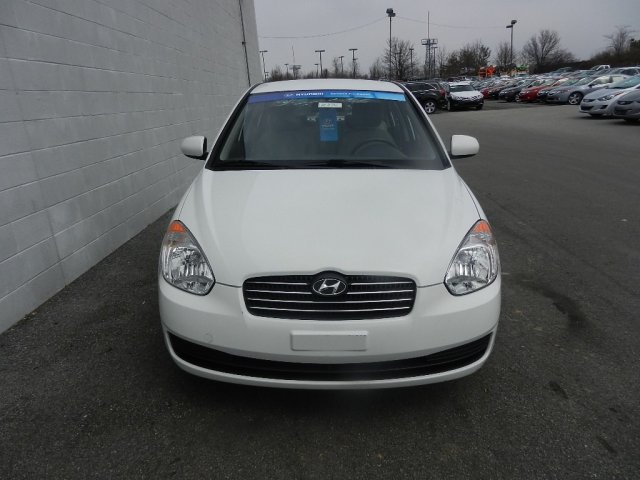 Hyundai Accent 2011 photo 3