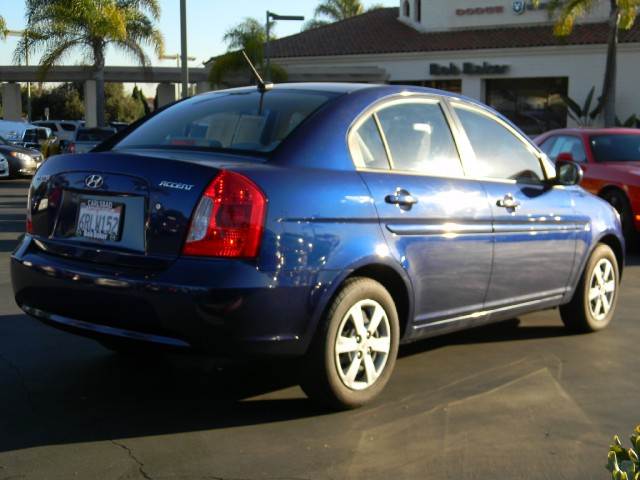 Hyundai Accent 2011 photo 1