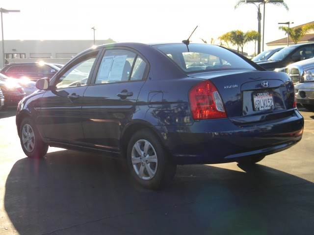 Hyundai Accent 2011 photo 2