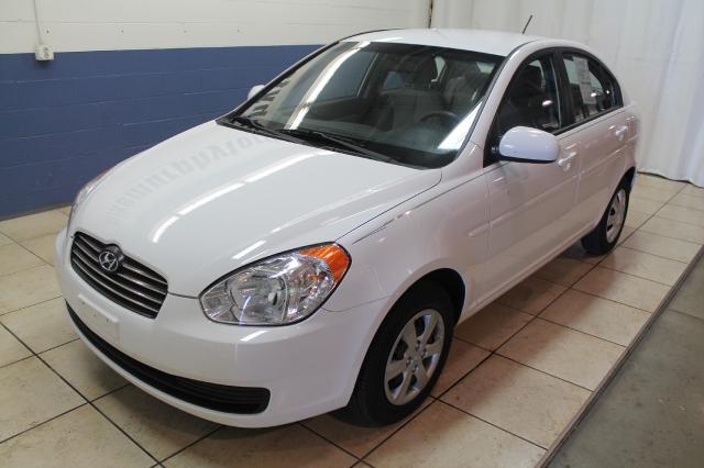 Hyundai Accent 2011 photo 1