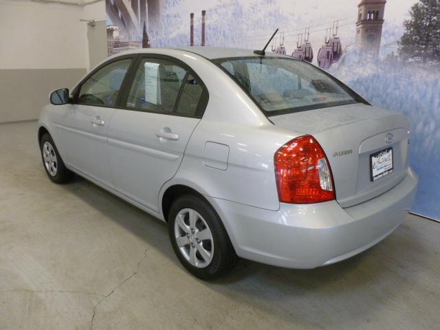 Hyundai Accent 2011 photo 1