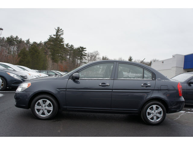 Hyundai Accent 2011 photo 1